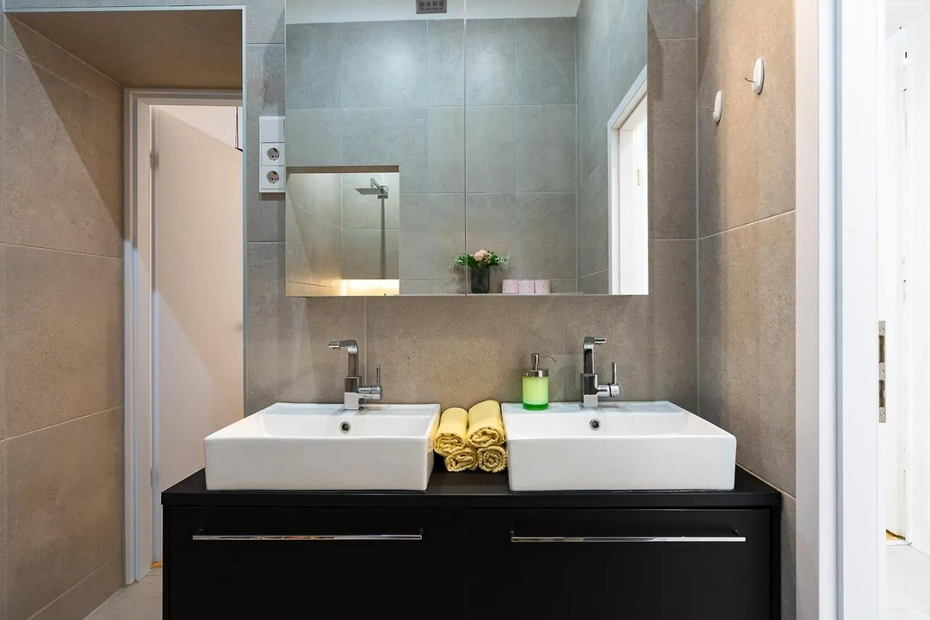 Stylish Modern Design In The Heart Of Budapest 0*,